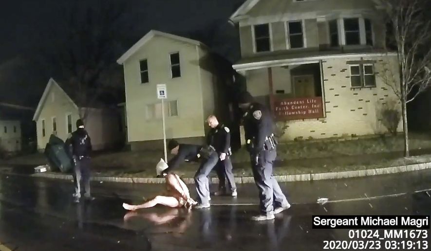 APTOPIX_Rochester_Police_Death_01985.jpg-3043b_c16-0-2691-1560_s885x516.jpg