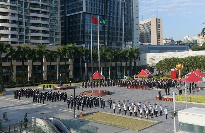 12月20日澳门金莲花广场升国旗仪式现场（澳门特区新闻局供图）