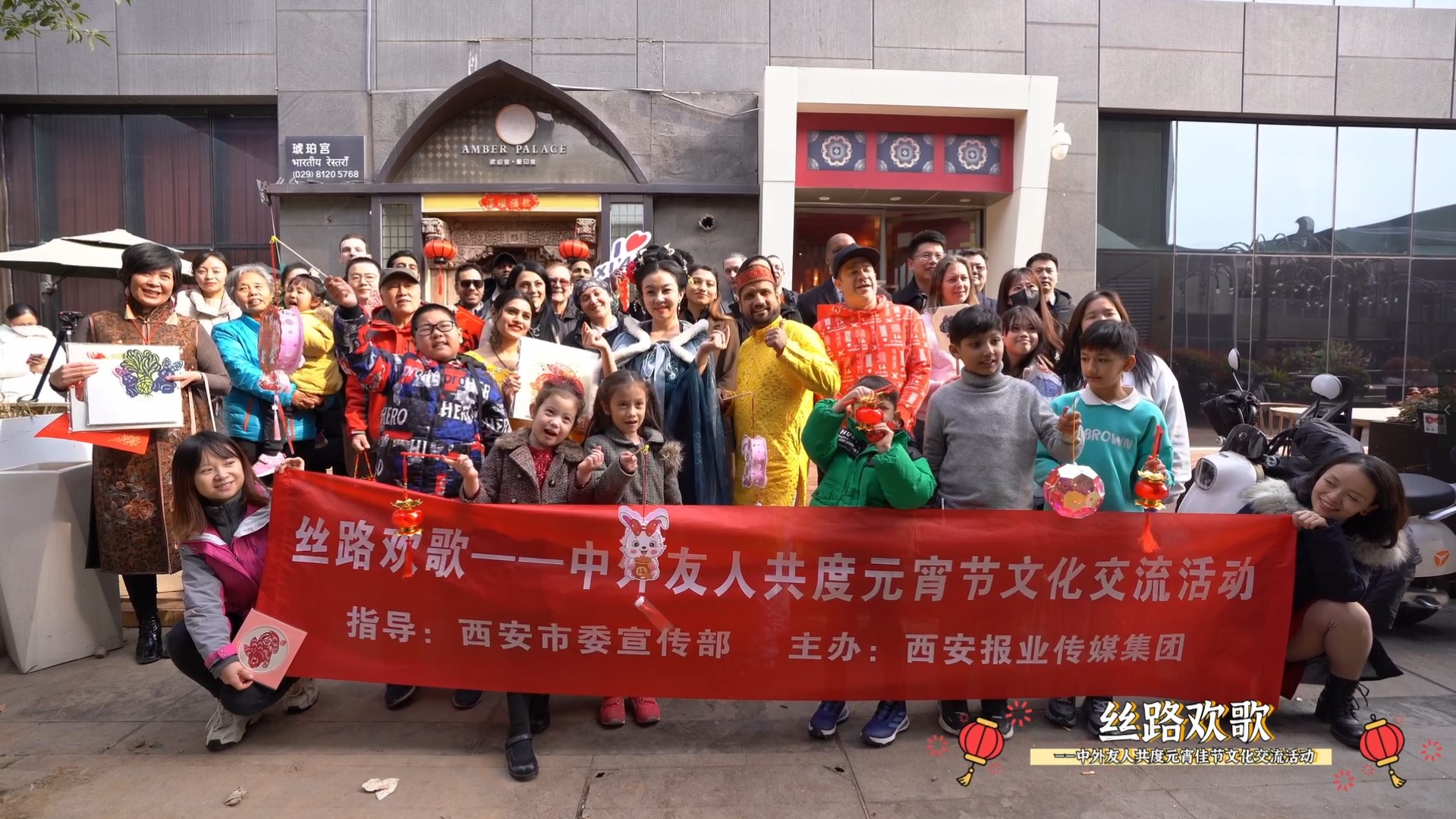 More than 50 Chinese and foreign friends from 20 countries gathered together to sing the Silk Road So