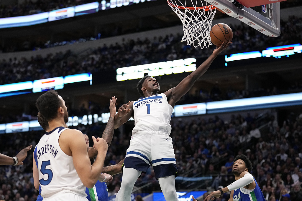 Timberwolves deny Mavs' comeback efforts